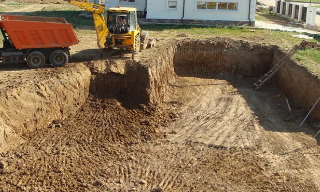 Рытье котлованов под фундамент в Тутаеве – цена от 2623 руб. за м3 | 2Землекопа-Ттв
